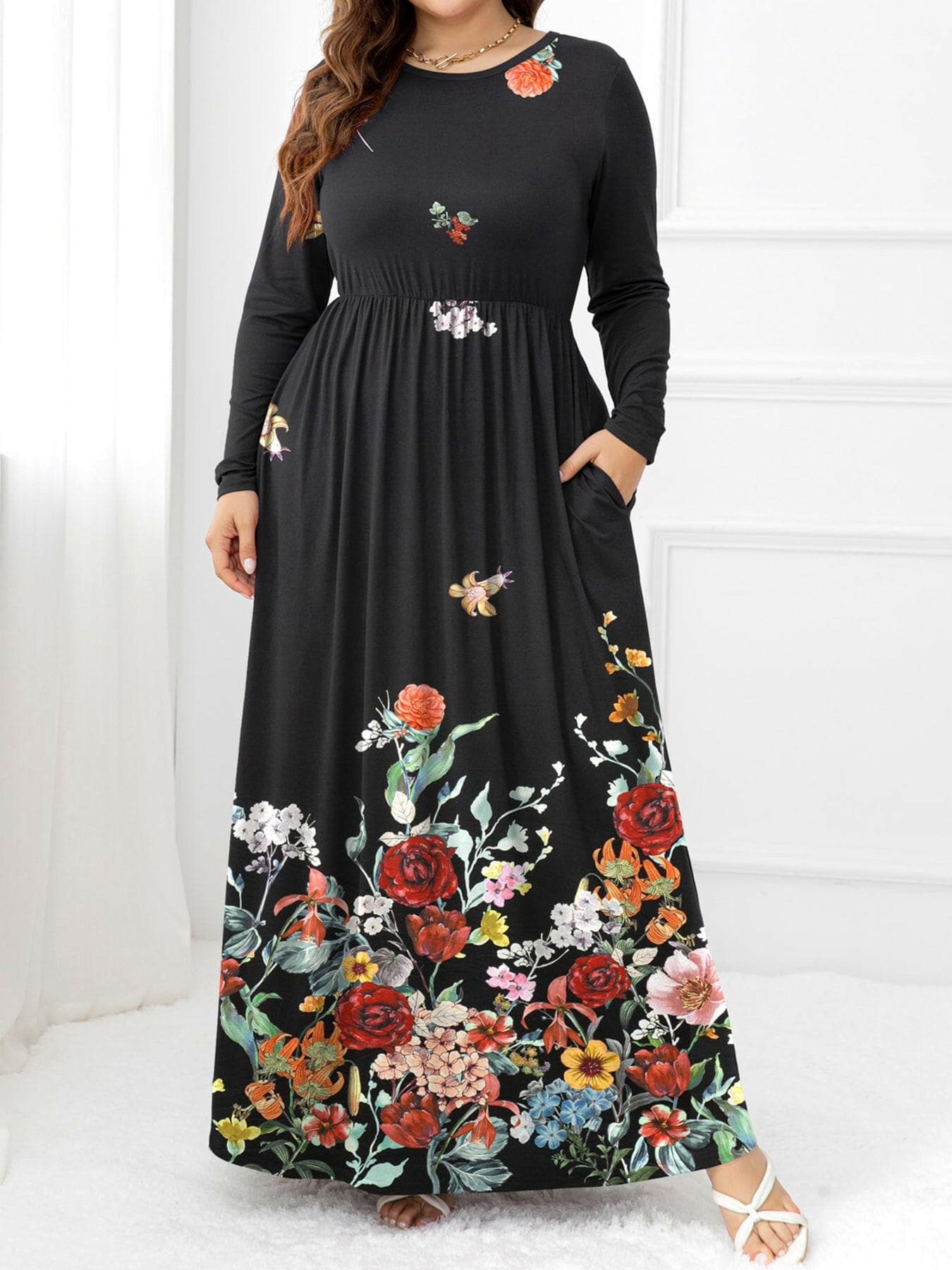 Plus Size Round Neck Maxi Dress with PocketsStay Stylish and Comfortable with Our Plus Size Round Neck Maxi Dress
 
 
Style: Casual
 
Neckline: Round neck
 
Length: Maxi
 
Features: Basic style with A-line hemLove Salve Size Round Neck Maxi Dressplus