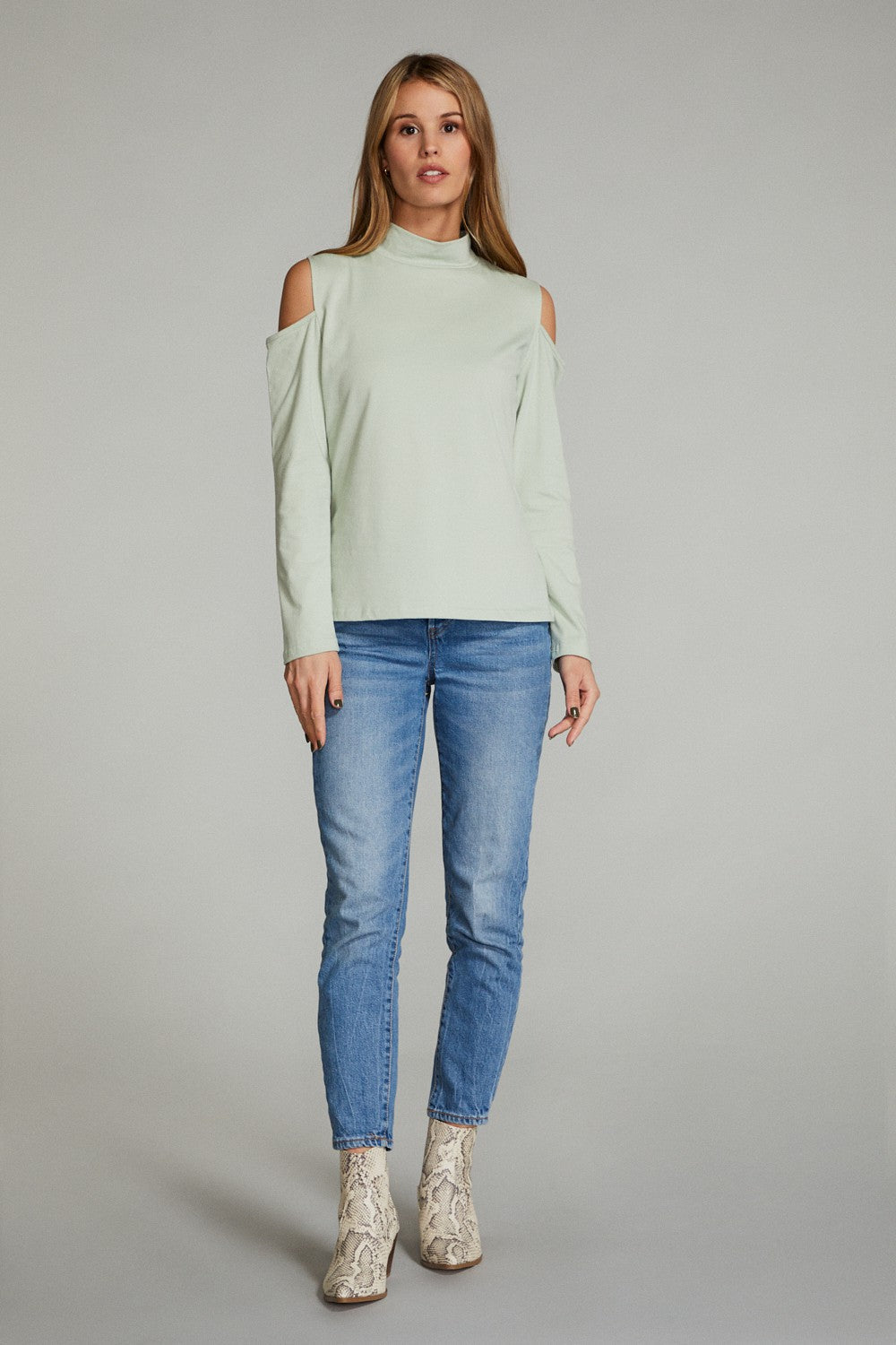 Cold shoulder long sleeve top Miss Sparkling