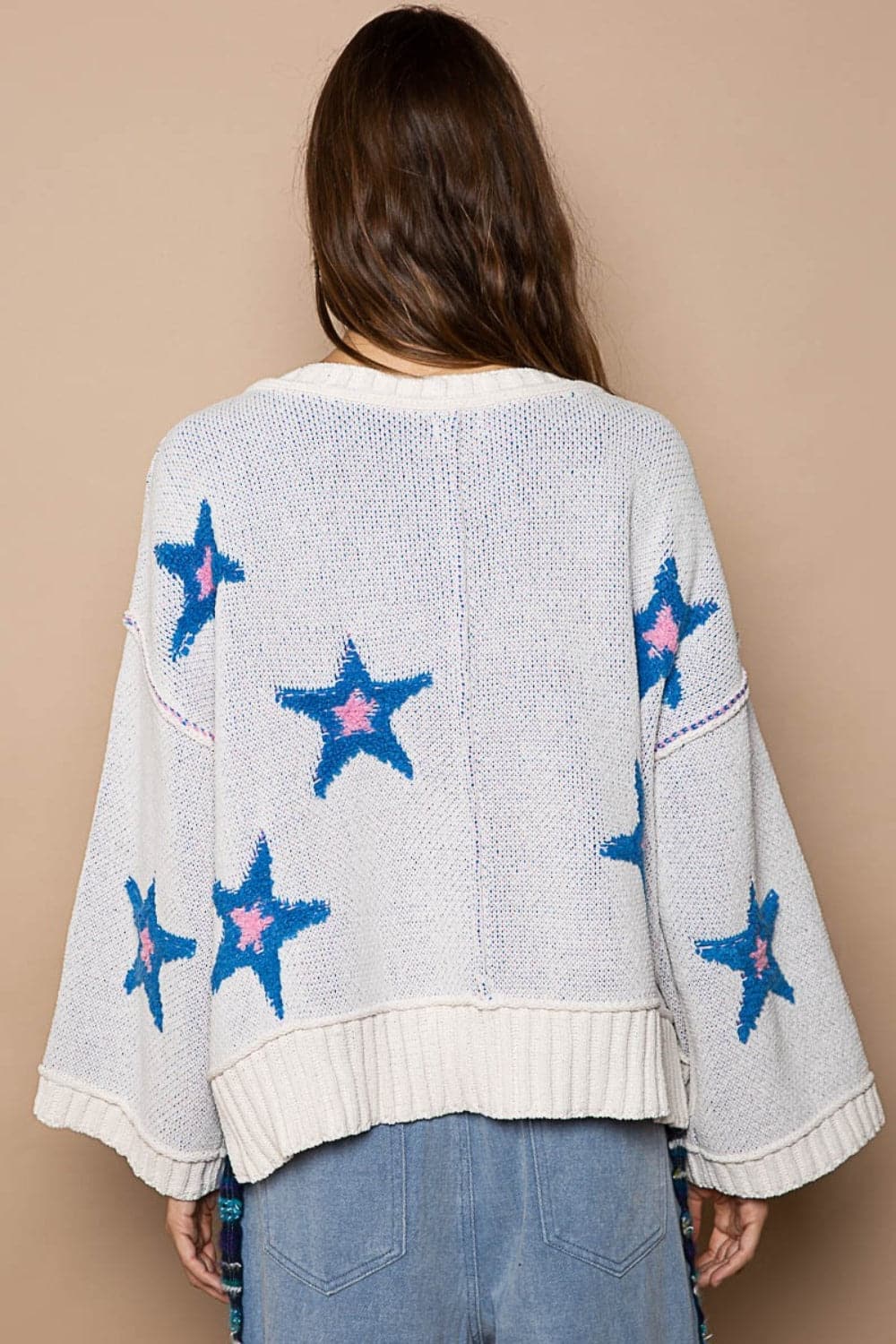 V-neck long sleeve sweater with star patch detail