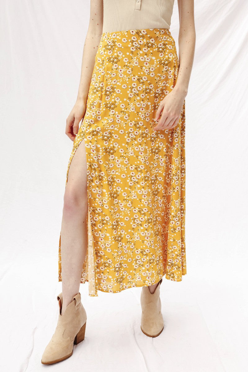 Maxi skirt with slit detail Miss Sparkling