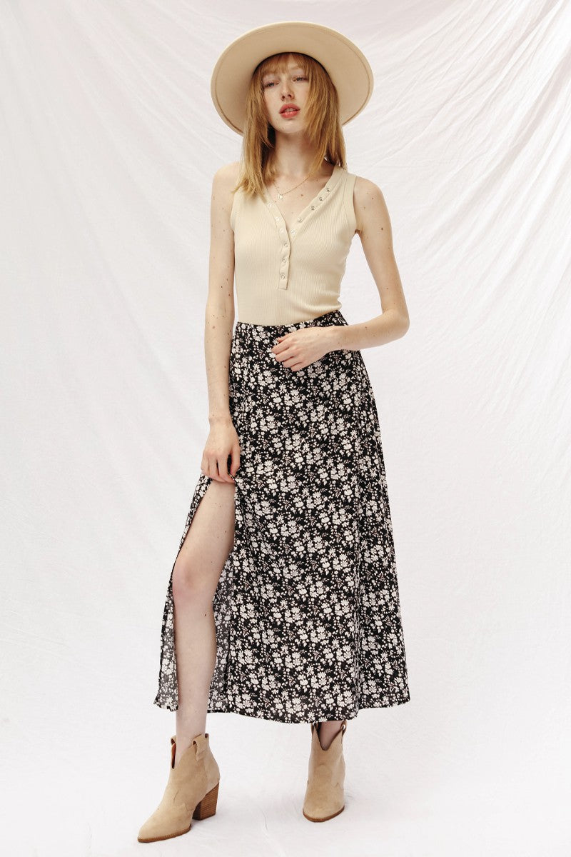 Maxi skirt with slit detail Miss Sparkling