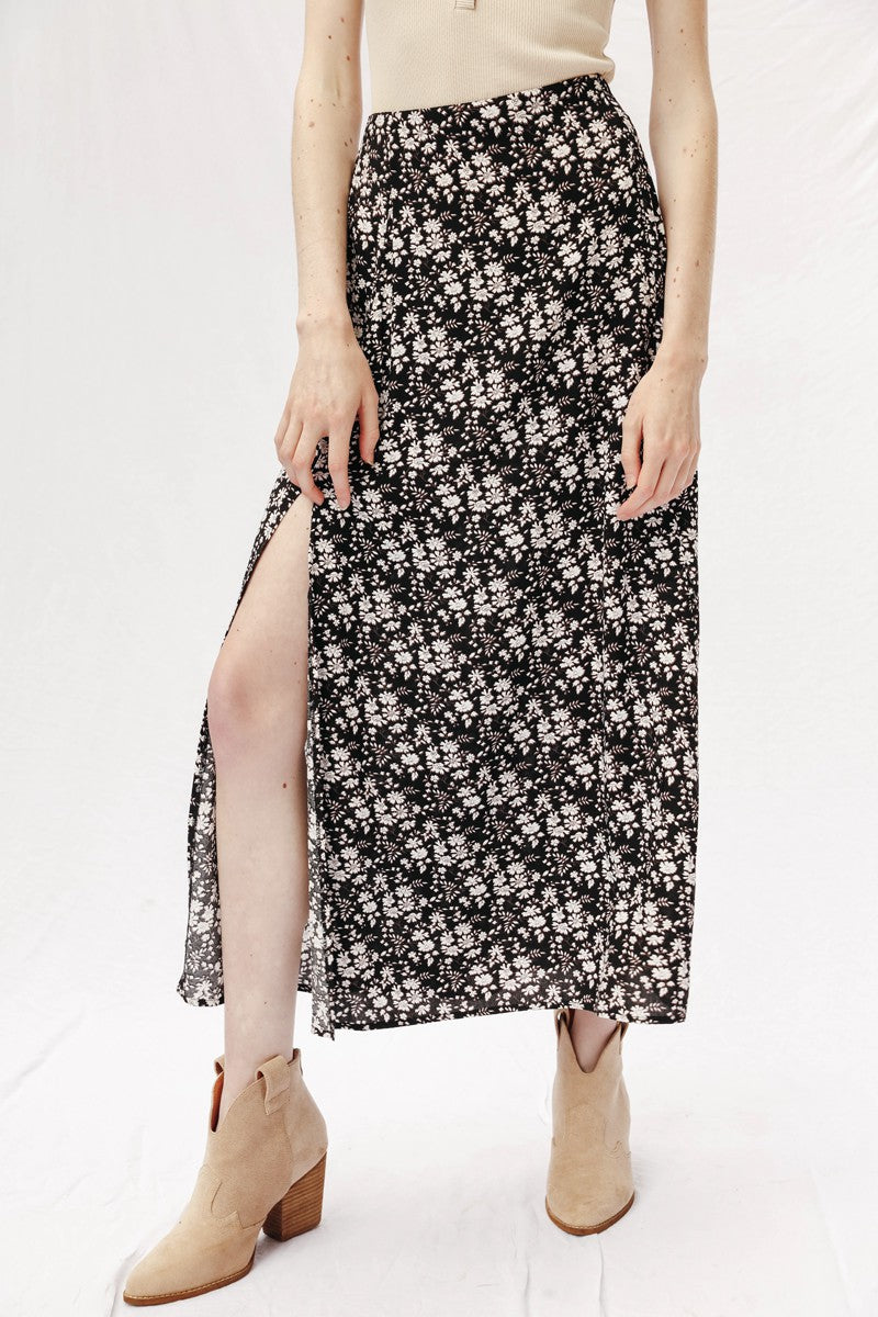 Maxi skirt with slit detail Miss Sparkling