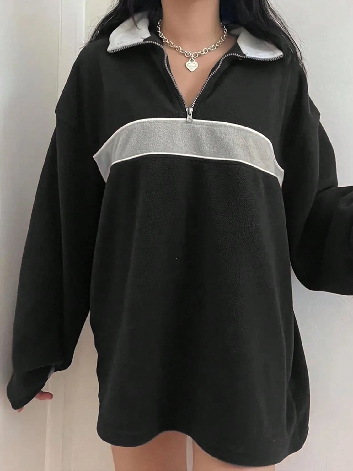 Cozy contrast long sleeve sweatshirt with dropped shoulders