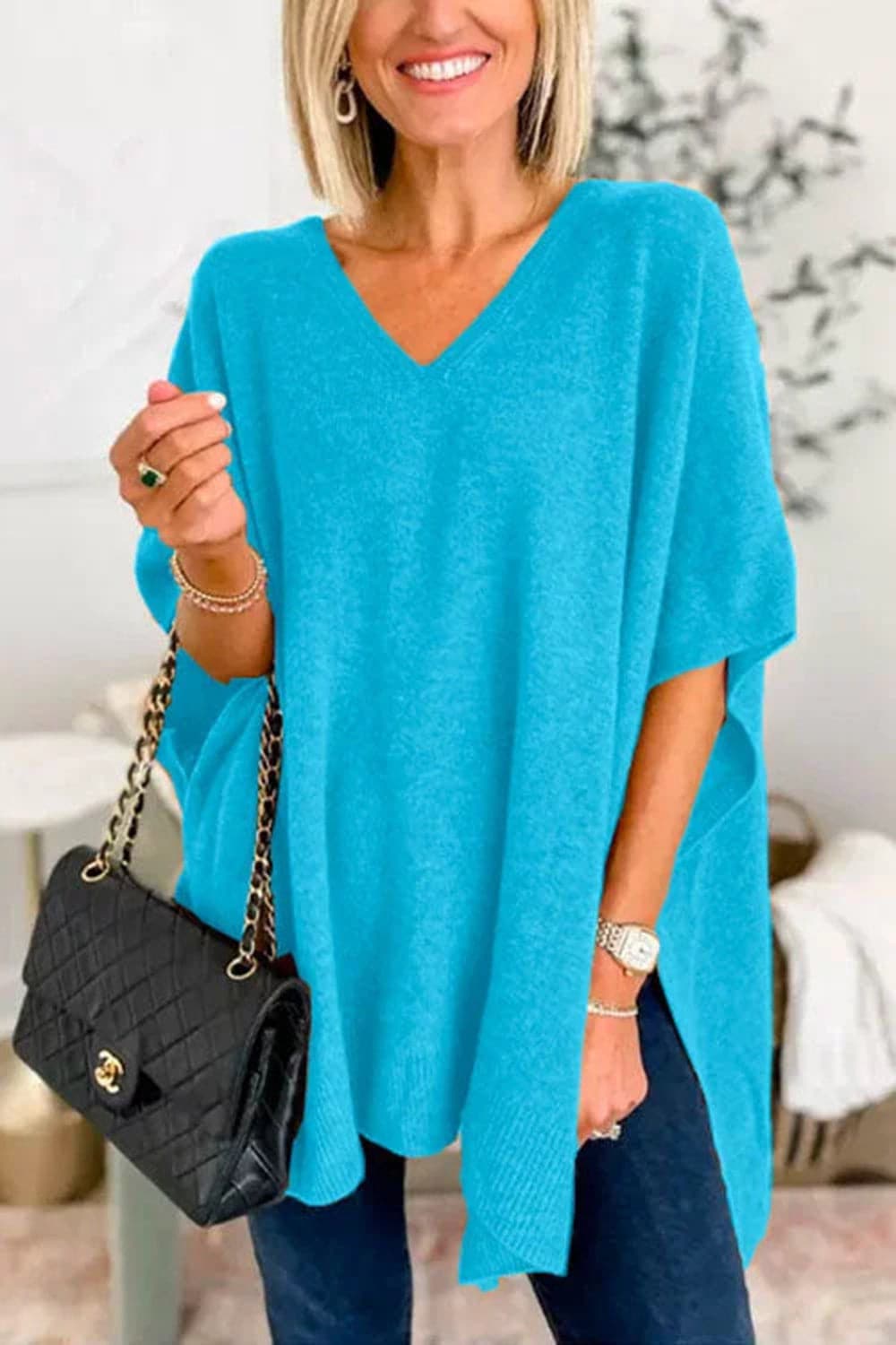 Chic v-neck knit top with slit