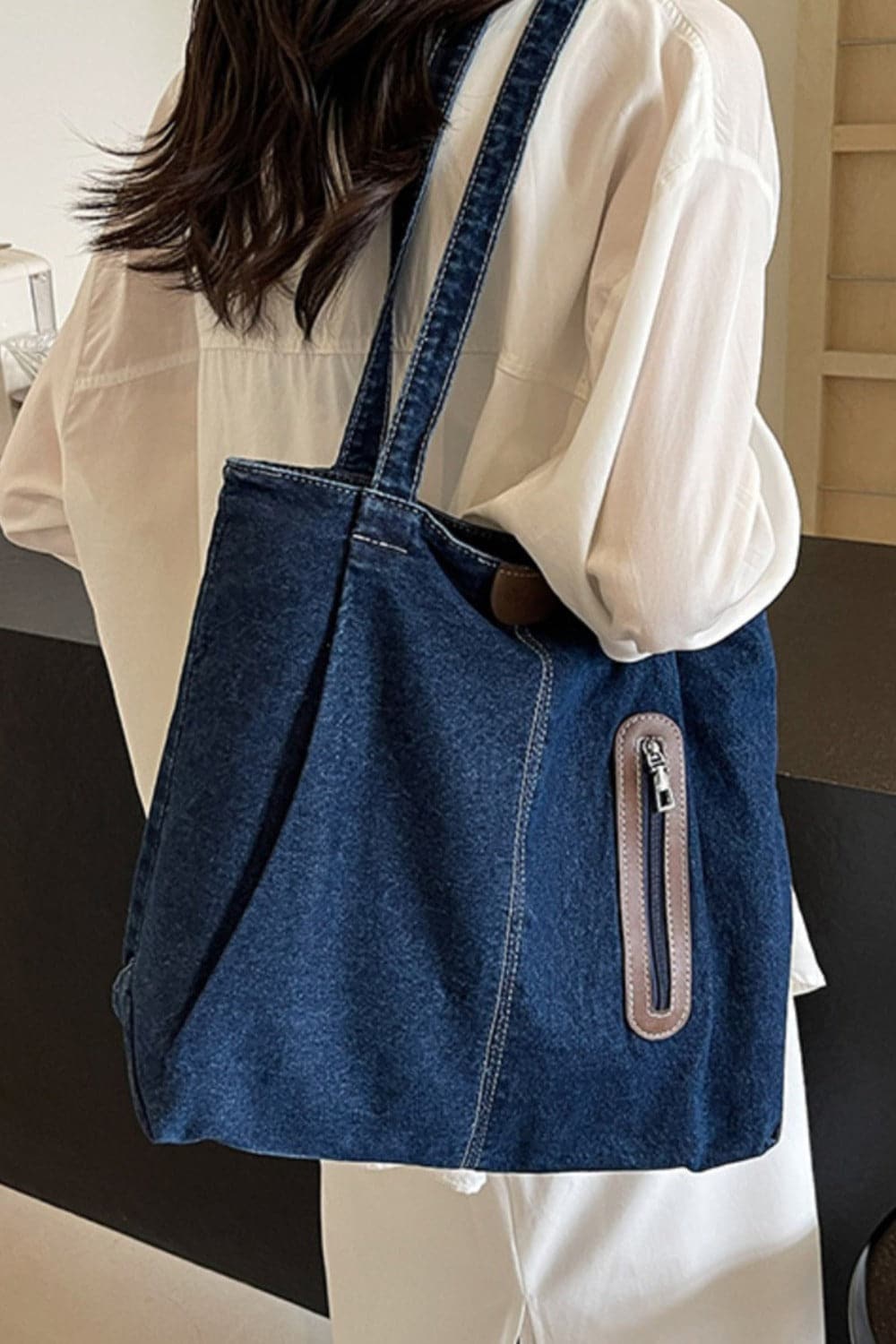 Chic medium denim tote bag