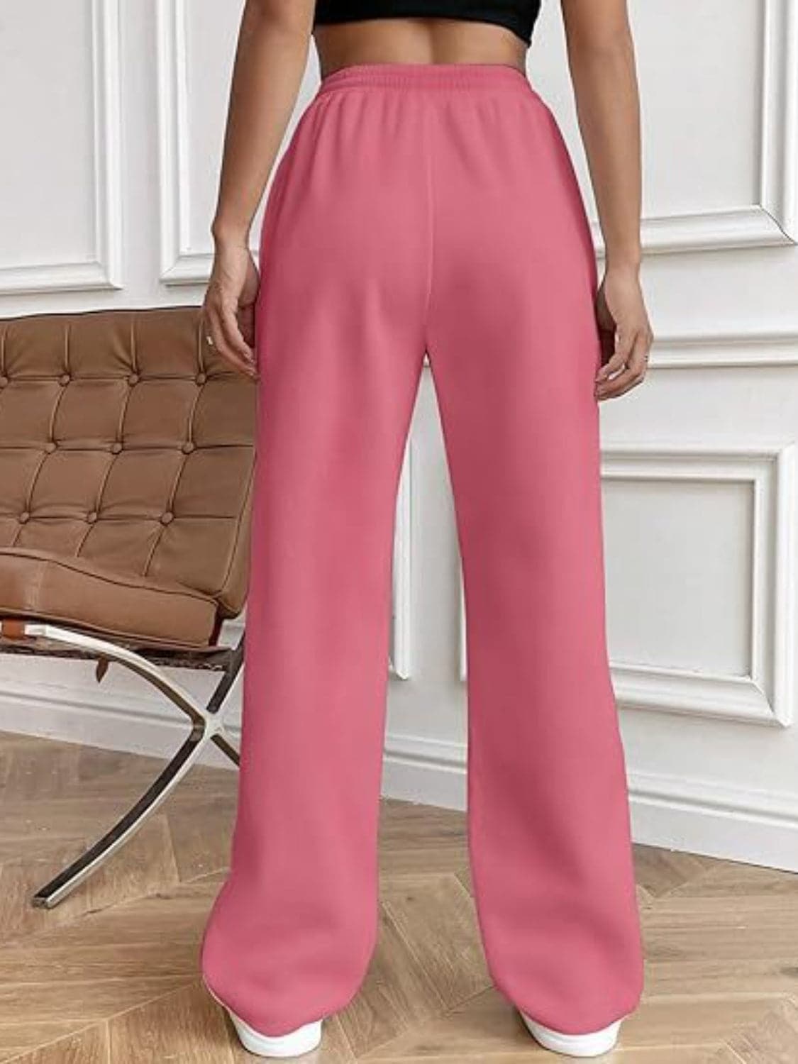 Versatile drawstring wide-leg trousers with convenient pockets