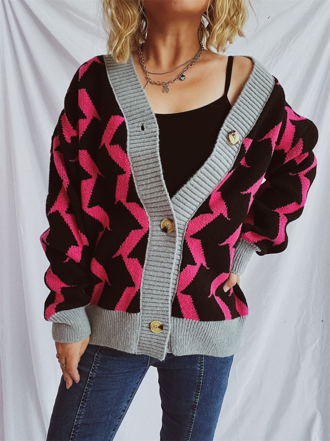 Chic geometric v-neck cardigan