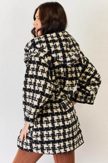 J.NNA Fuzzy Plaid Waist Tie Hooded Robe CardiganExperience Ultimate Comfort and Style
 Introducing the J.NNA Fuzzy Plaid Waist Tie Hooded Robe Cardigan, your new go-to essential for cozy elegance. This versatile rLove Salve NNA Fuzzy Plaid Waist Tie Hooded Robe Cardiganlounge