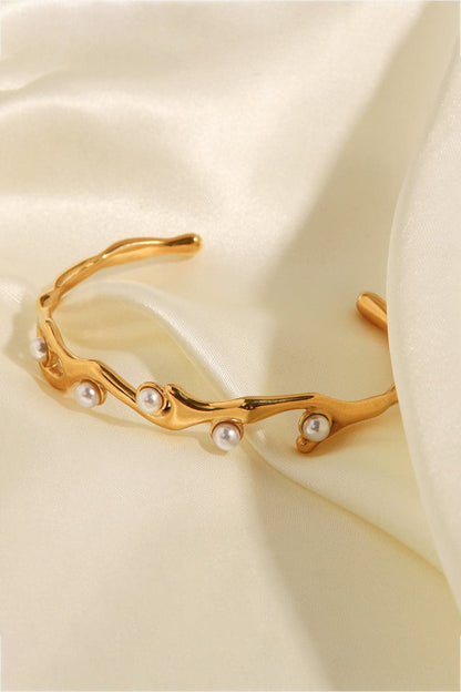 Inlaid Synthetic Pearl Open Bracelet.