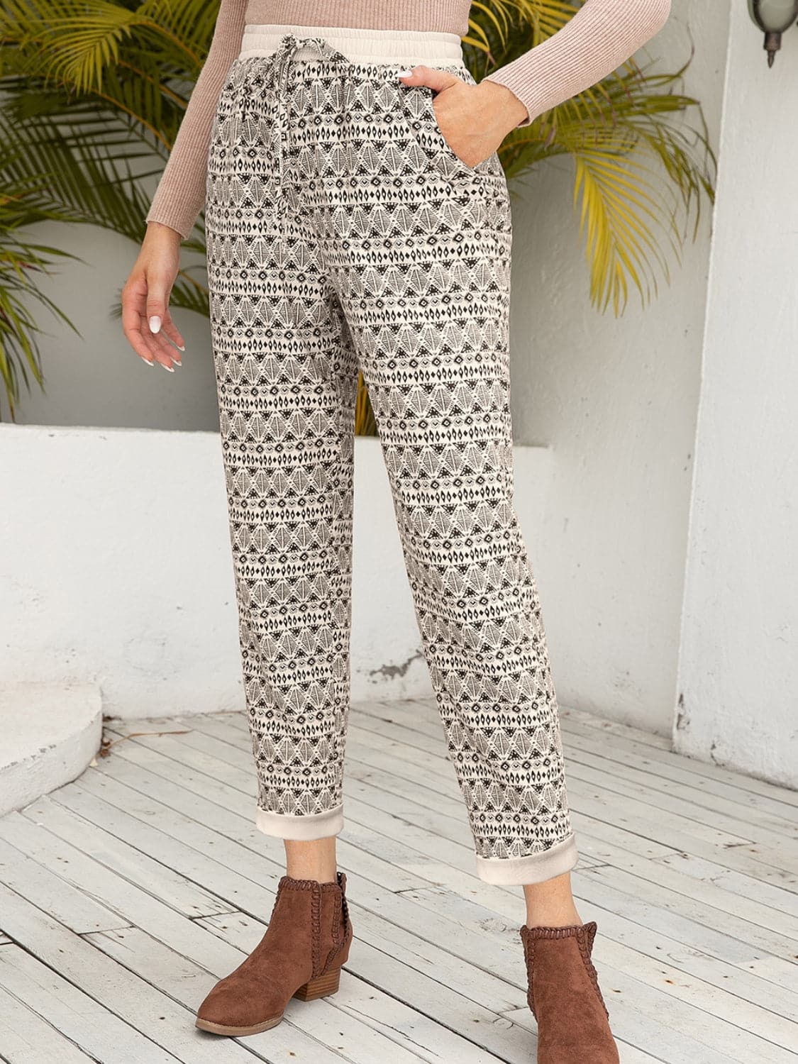 Tied Printed Pants with Pockets.