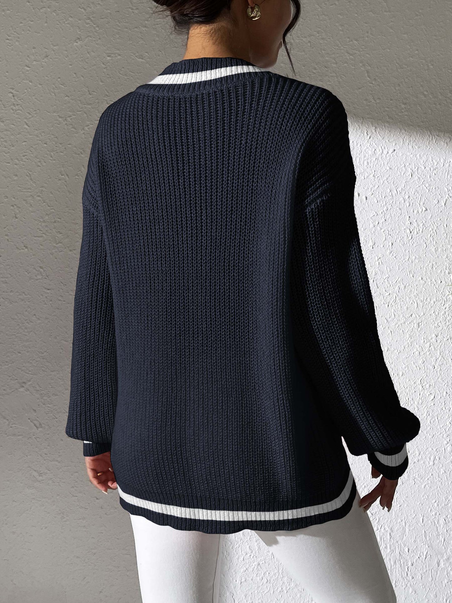 V-neck long sleeve contrast sweater