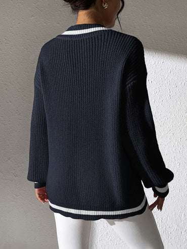 V-neck long sleeve sweater with contrast trim