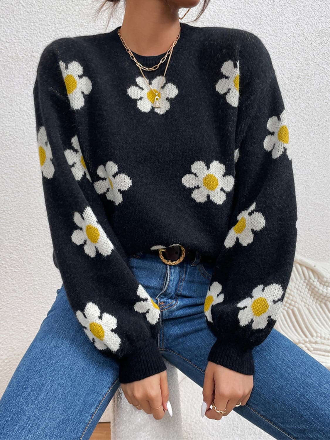 Flower Round Neck Latern Sleeve Sweater.