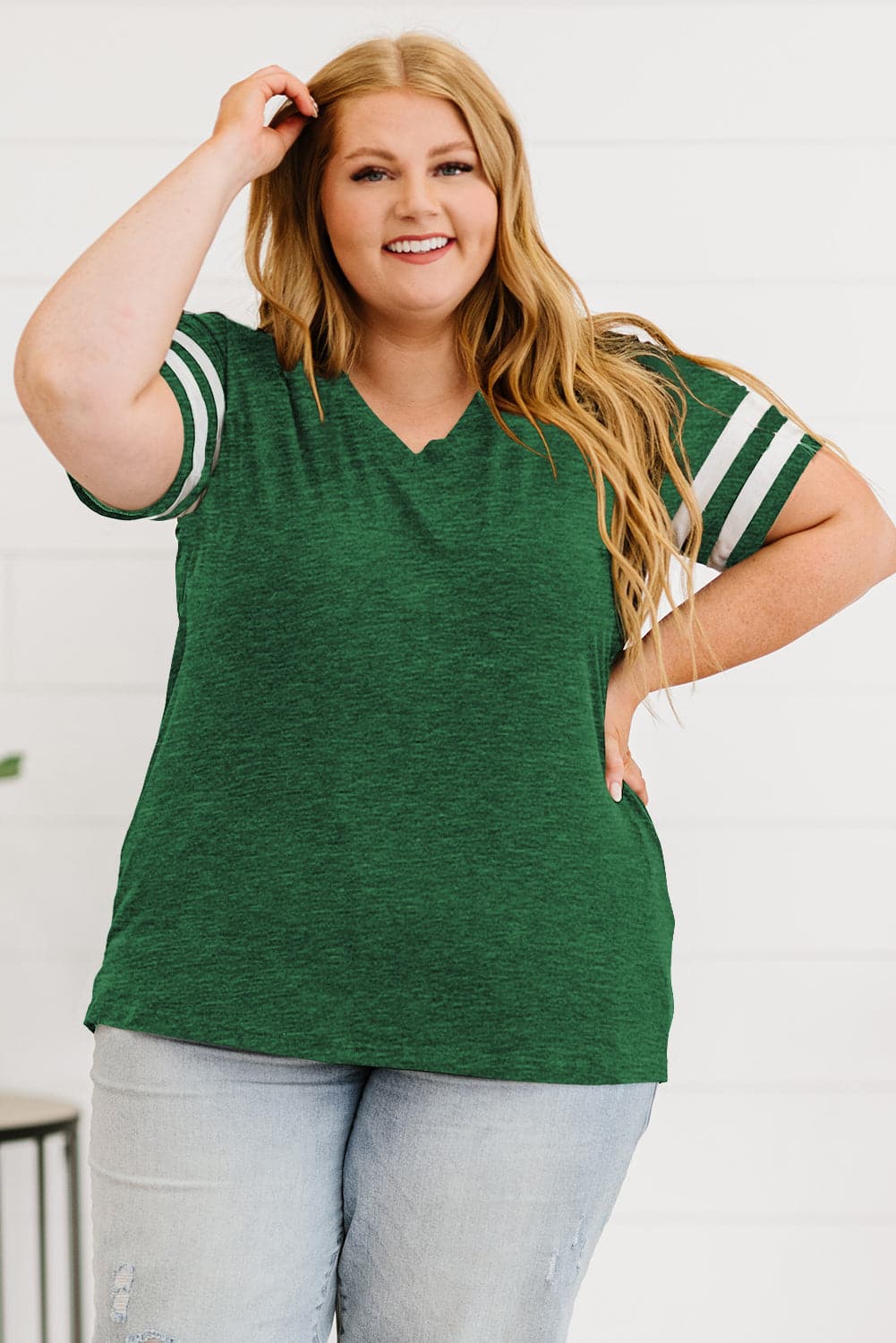 Plus Size Striped V-Neck Tee ShirtPattern type: Contrast
Style: Casual, chic
Features: Basic style
Neckline: V-neck
Length: Regular
Sleeve length: Short sleeves
Sleeve type: Regular sleeves
Sheer: NoLove Salve -Neck Tee Shirtplus