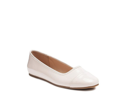 Camella round toe flat shoes