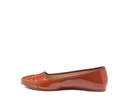 Camella round toe flat shoes