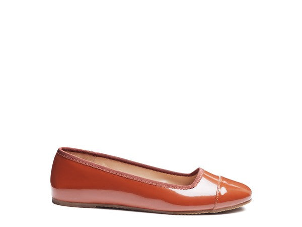 Camella round toe flat shoes