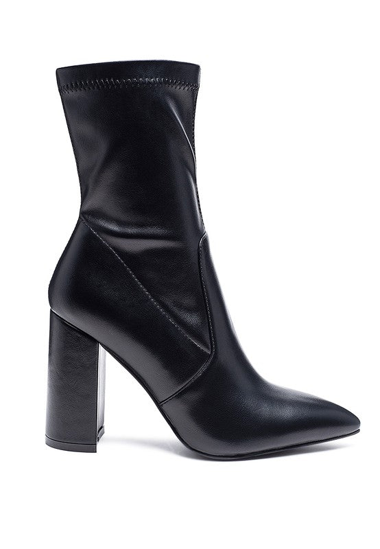 Chic leather ankle boot with block heels