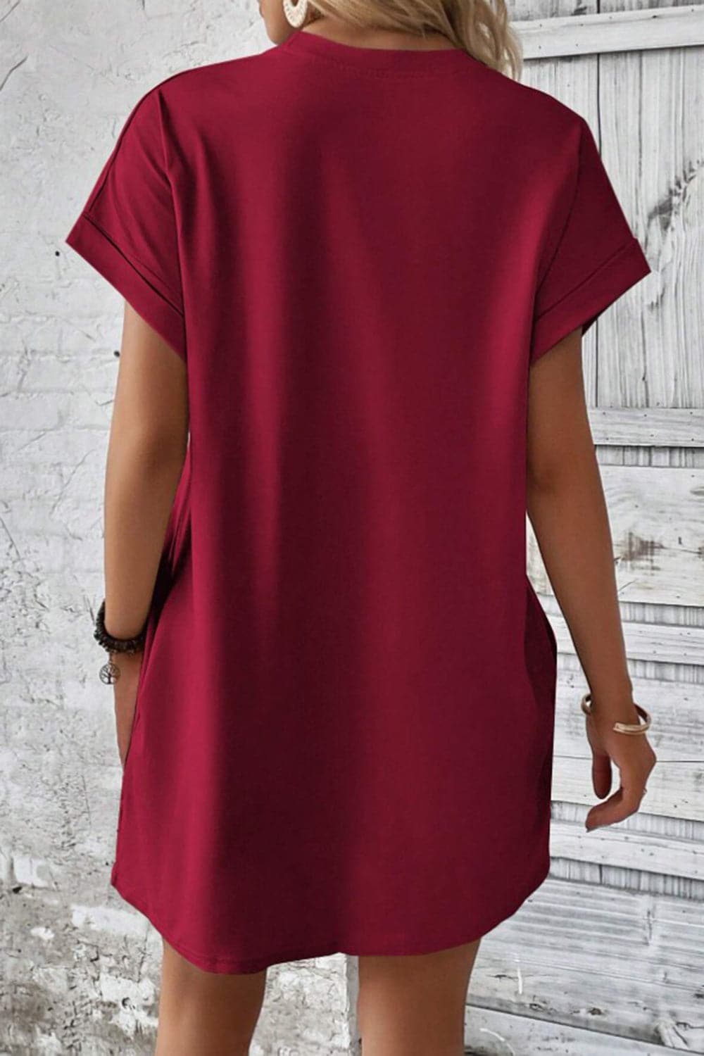 Casual pocketed round neck tee dress