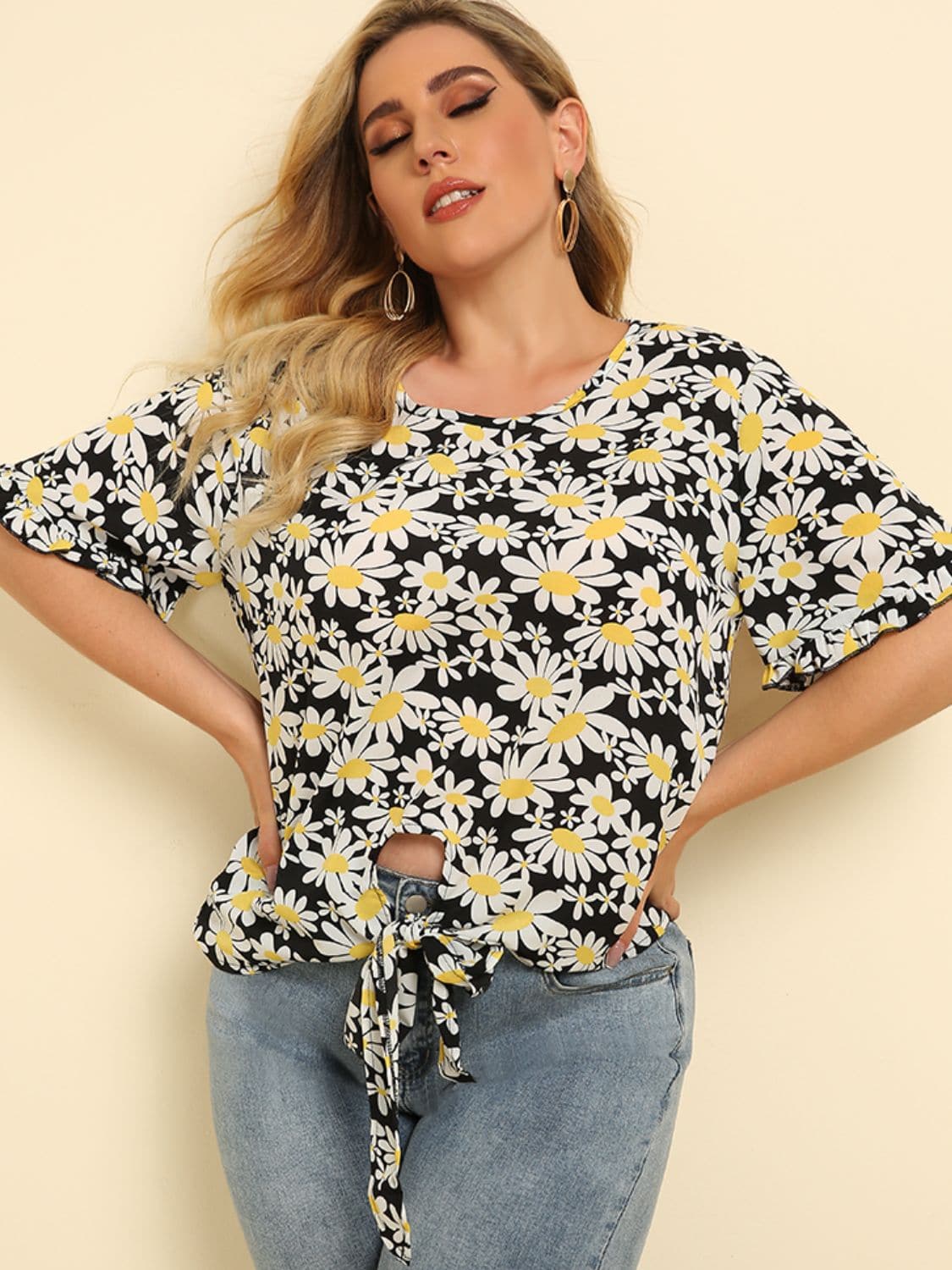 Plus Size Floral Round Neck Tie Hem Blouse.