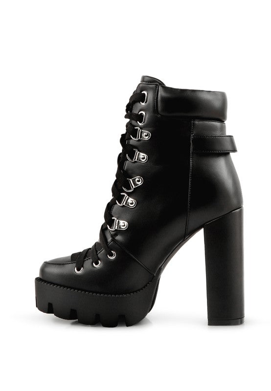 Buckle strap combat boots