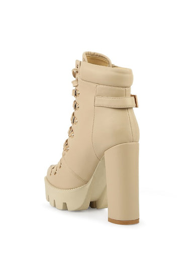 Buckle strap combat boots