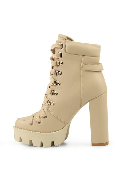 Buckle strap combat boots