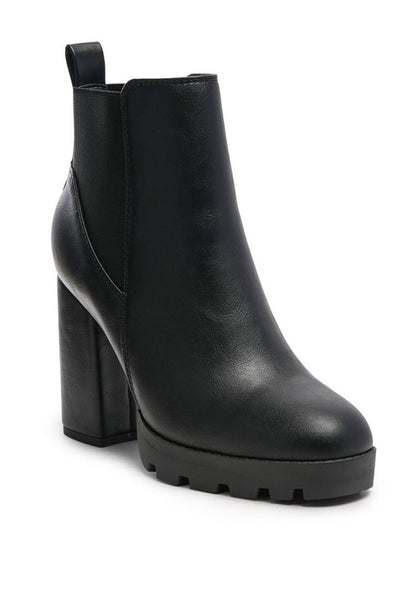 Stylish dual-tone Chelsea boots with block heels