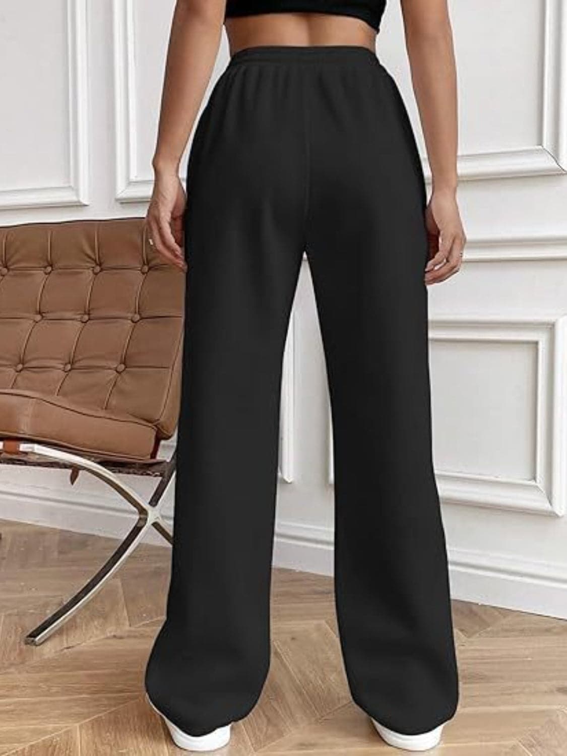 Versatile drawstring wide-leg trousers with convenient pockets