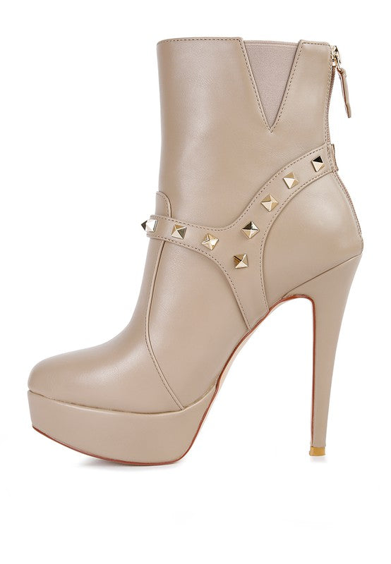 Chic pointed toe ankle boots