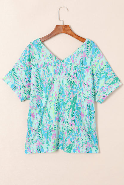 Chic green floral print tee for effortless style