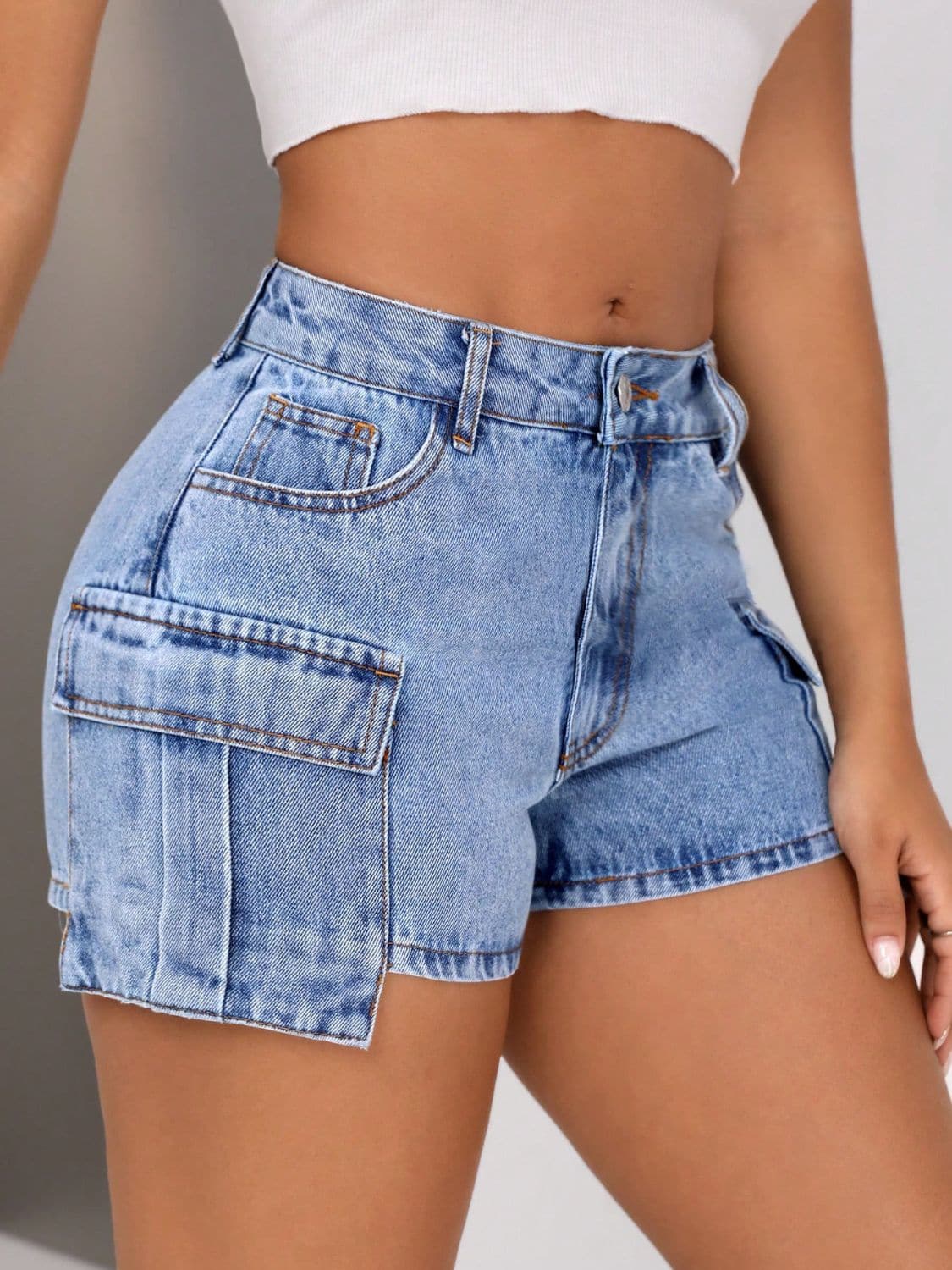 Mid-Rise Waist Denim Shorts with Pockets.