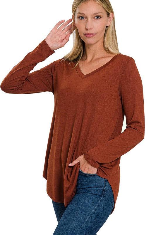 Classic long sleeve v-neck top with round hem