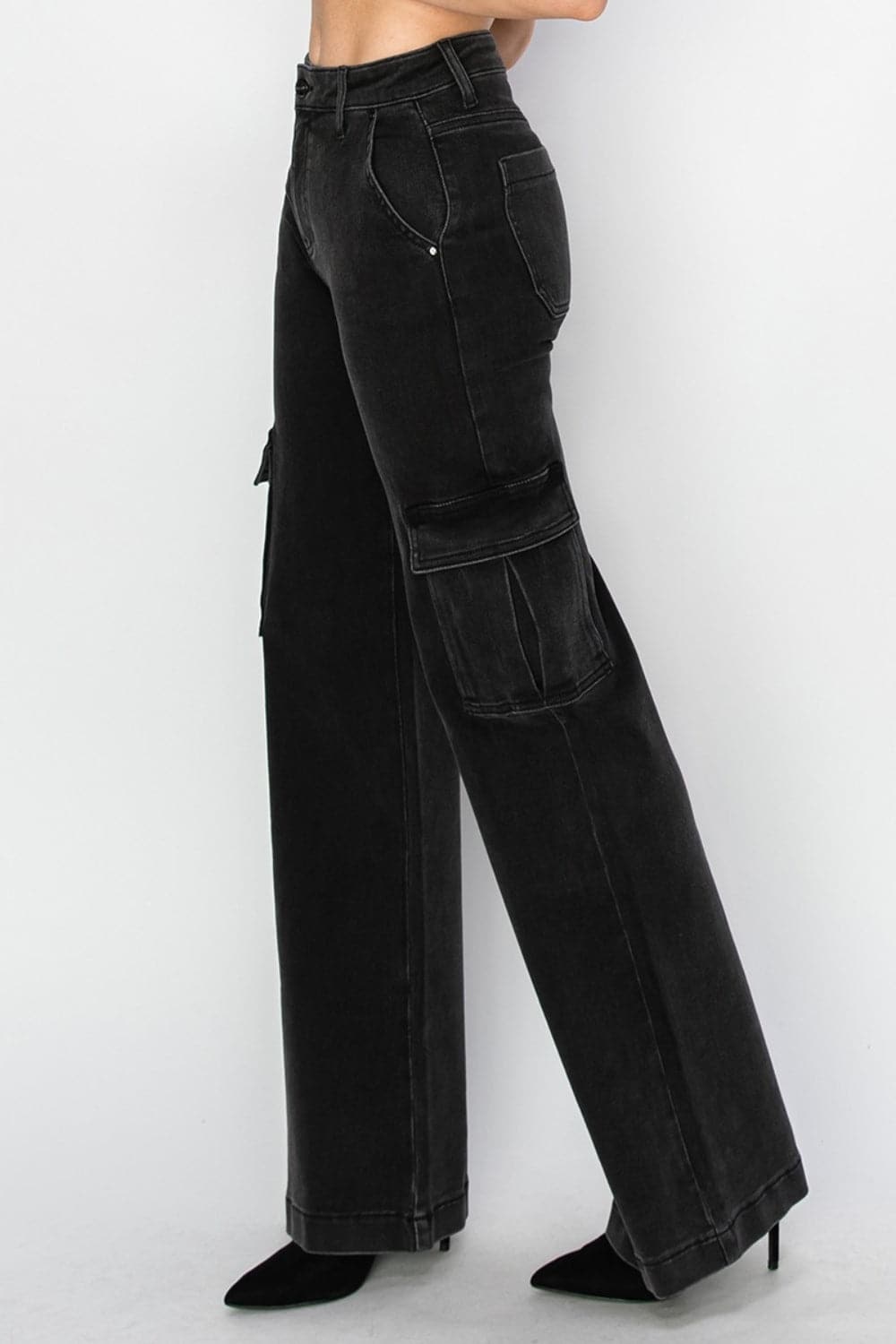 Risen Full Size High Rise Wide Leg Cargo JeansElevate Your Wardrobe with Risen Full Size High Rise Wide Leg Cargo Jeans

Experience the perfect blend of comfort and style with our Risen Full Size High Rise Wide Love Salve Risen Full Size High Rise Wide Leg Cargo JeansJeans