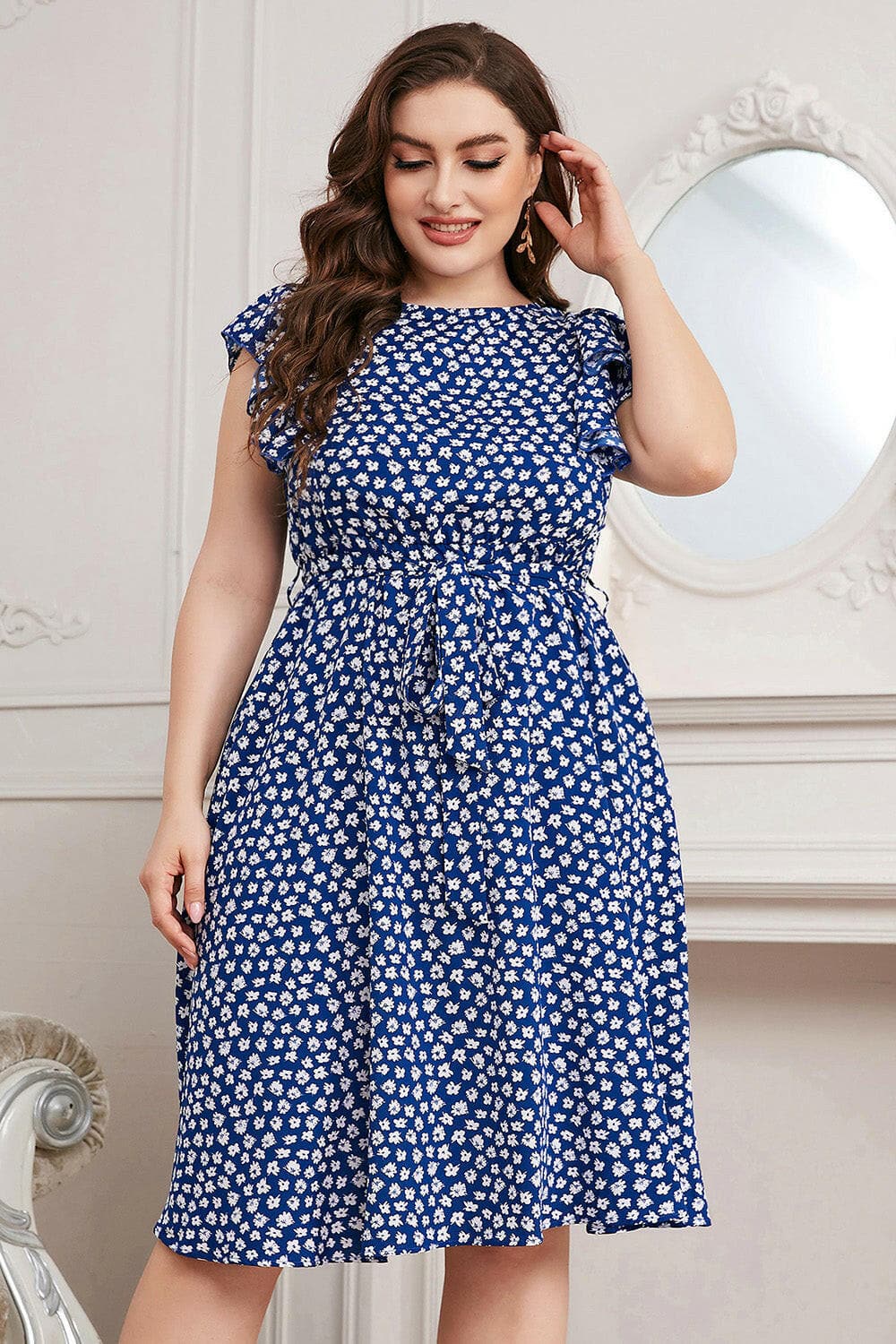 Plus Size Round Neck Tie Waist DressRevamp Your Wardrobe with Style and Comfort!
 
 
Flattering Fit: Embrace your curves in this Plus Size Round Neck Tie Waist Dress.
 
Chic Design: Featuring a tied waLove Salve Size Round Neck Tie Waist Dressplus