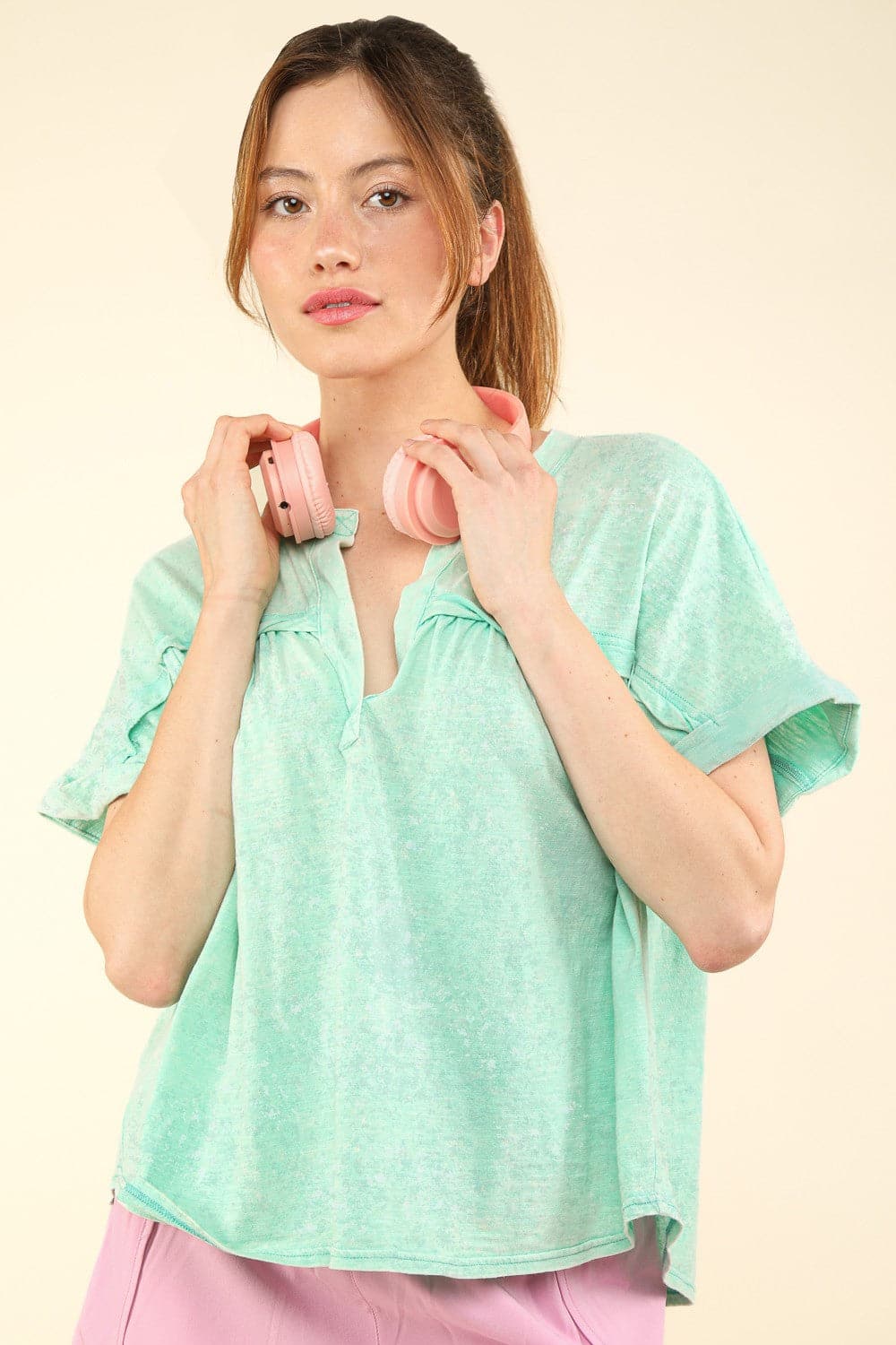 VERY J Nochted Short Sleeve Washed T-Shirt.