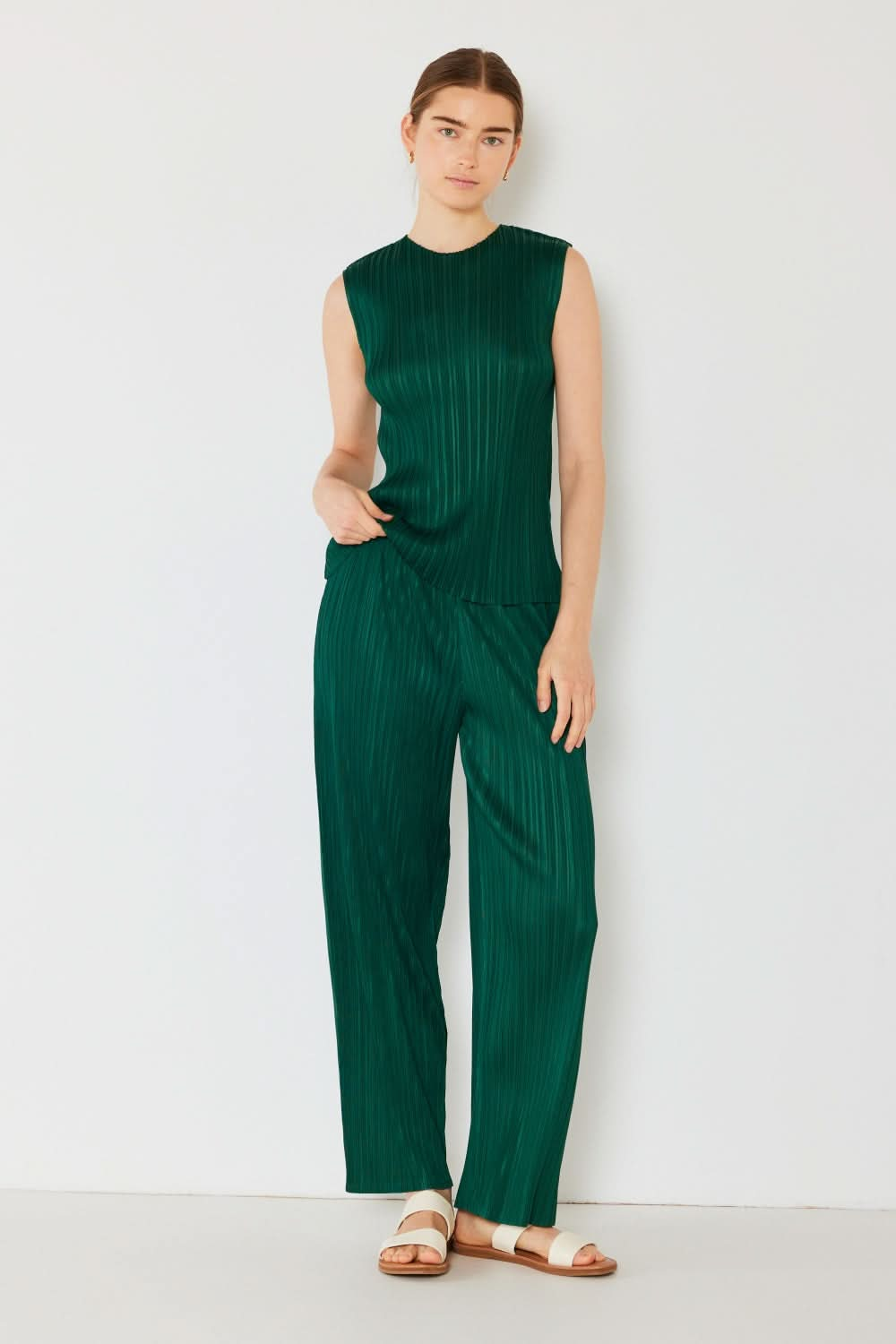 Elegant Pleated Elastic-Waist Straight-Leg Pants for Versatile Styling