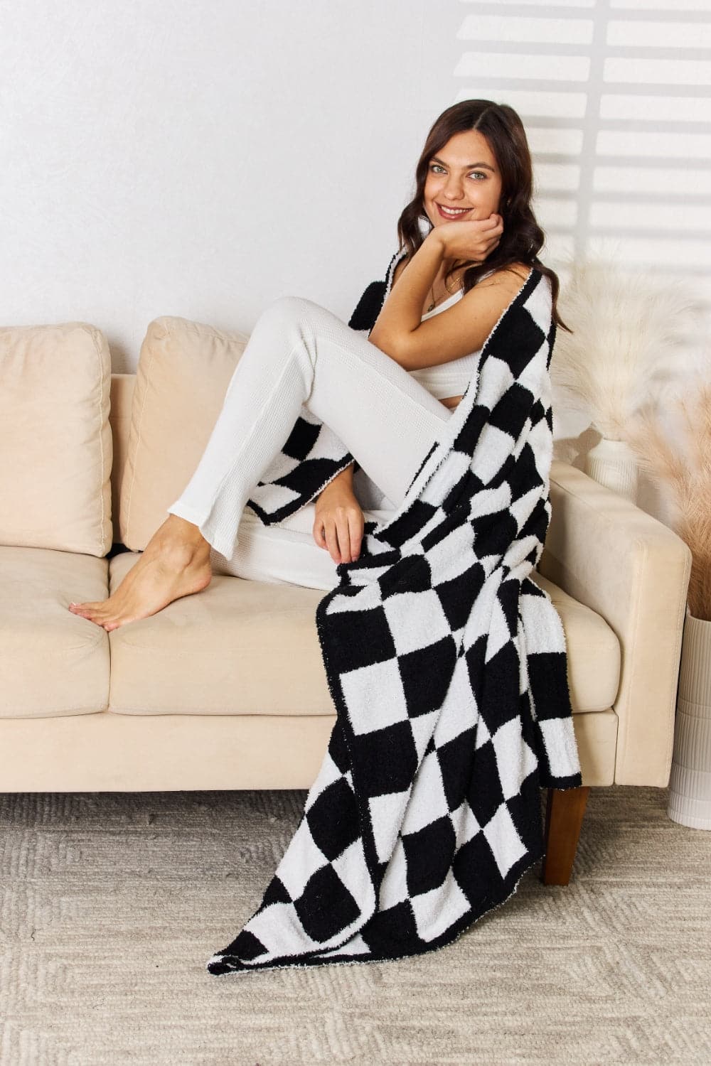 Chic checkered throw blanket for cozy elegance