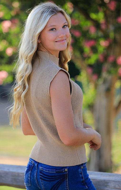 Cropped knit sleeveless sweater Miss Sparkling