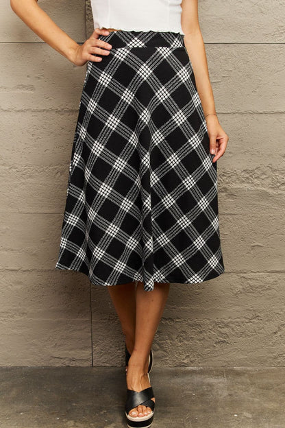 Ninexis Wide Waistband Knee Length Skirt.