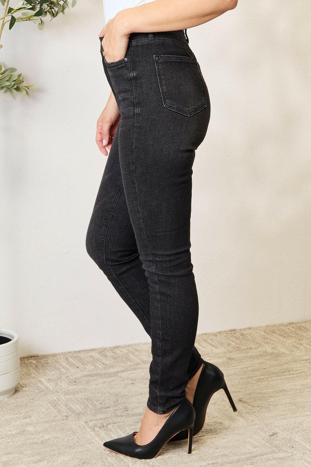 Judy Blue Full Size Tummy Control High Waist Denim Jeans.