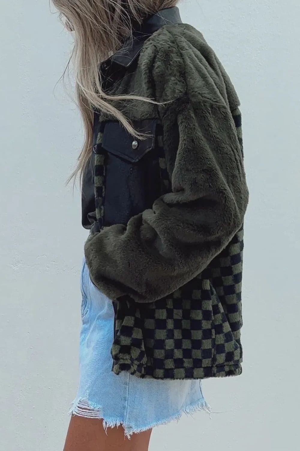 Checkered jacket with pockets