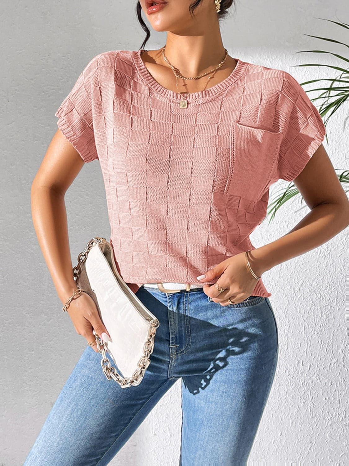 Round Neck Short Sleeve Knit Top.