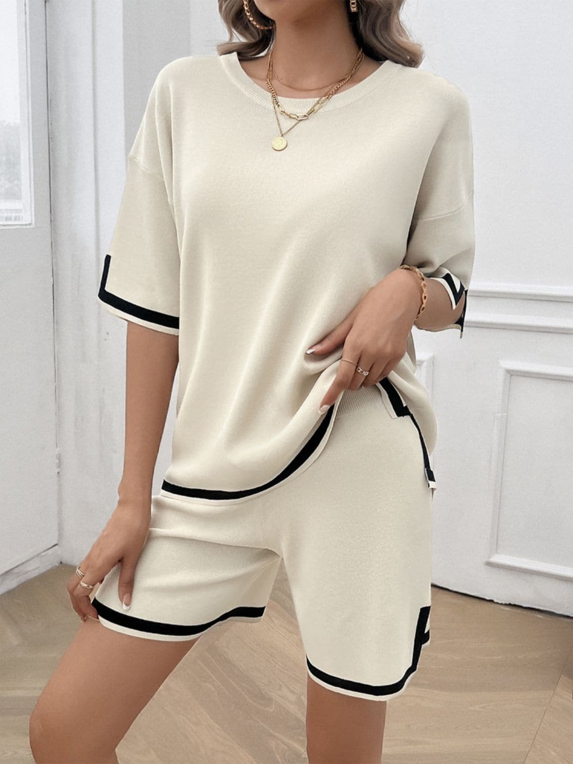 Contrast Trim Round Neck Top and Shorts Set.