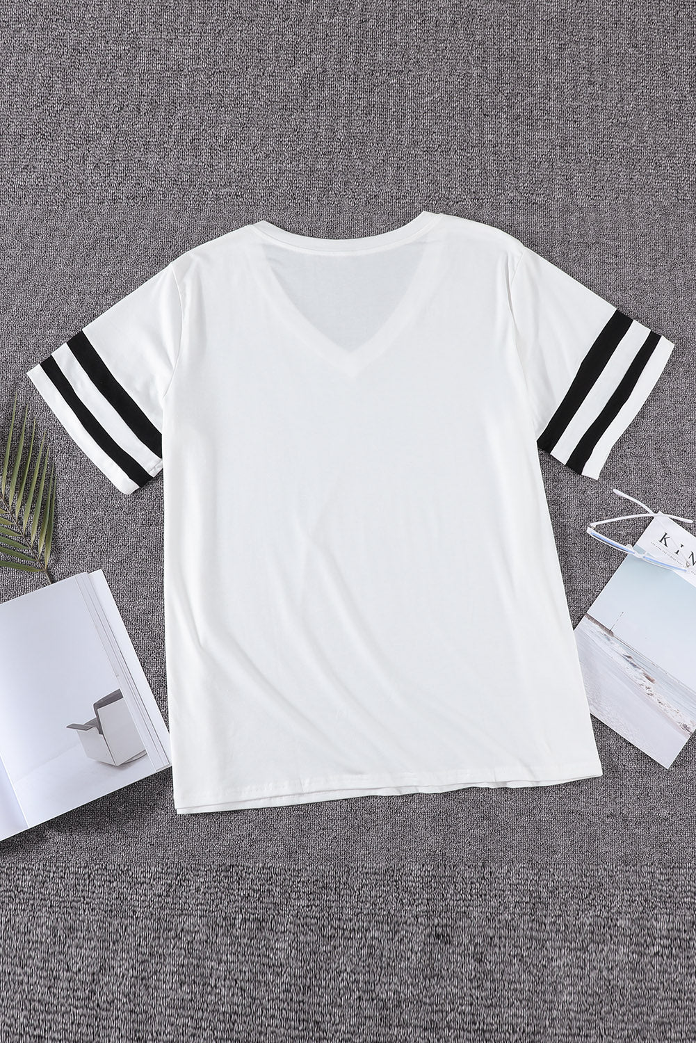 Chic white plus size v-neck t-shirt with stripe detailing