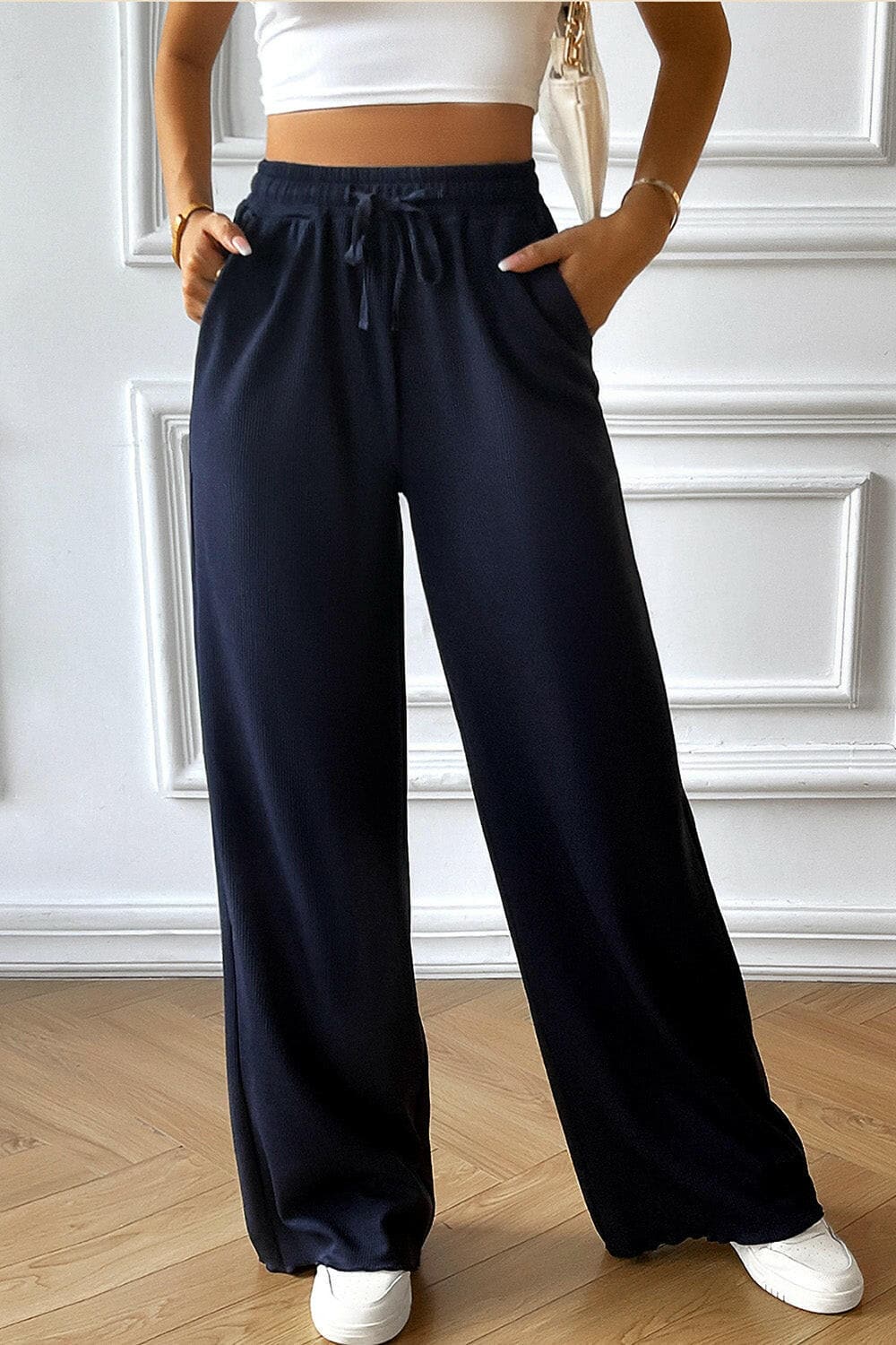 Chic Drawstring Wide-Leg Trousers with Pockets