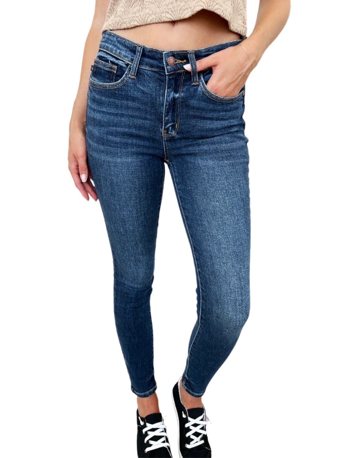 Judy Blue Full Size Classic Handsand Skinny JeansElevate Your Denim Game

Discover the Judy Blue Full Size Classic Handsand Skinny Jeans. These jeans seamlessly blend timeless style with a modern twist, featuring aLove Salve Judy Blue Full Size Classic Handsand Skinny JeansJeans