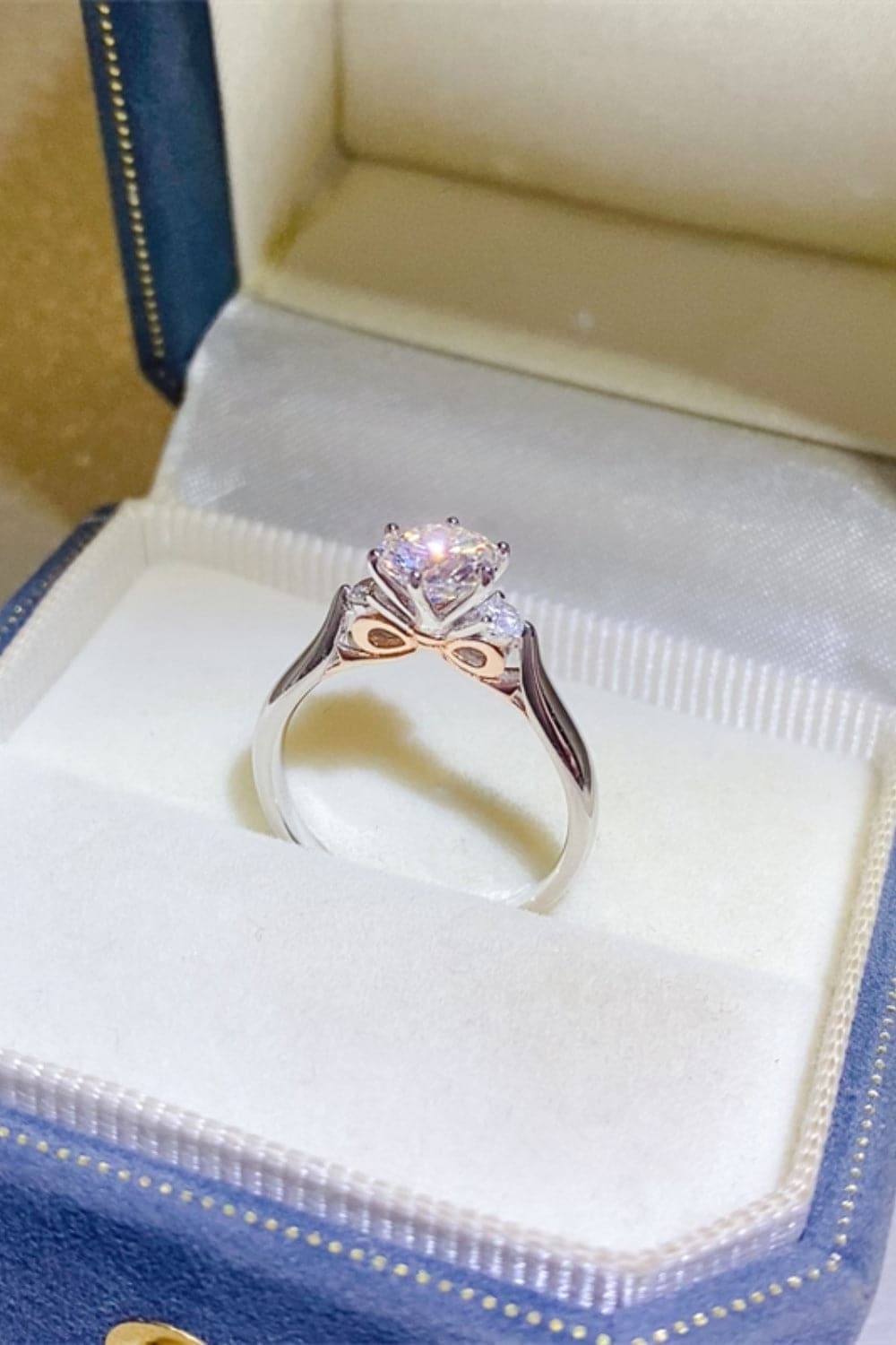 2 Carat Moissanite 925 Sterling Silver Ring.