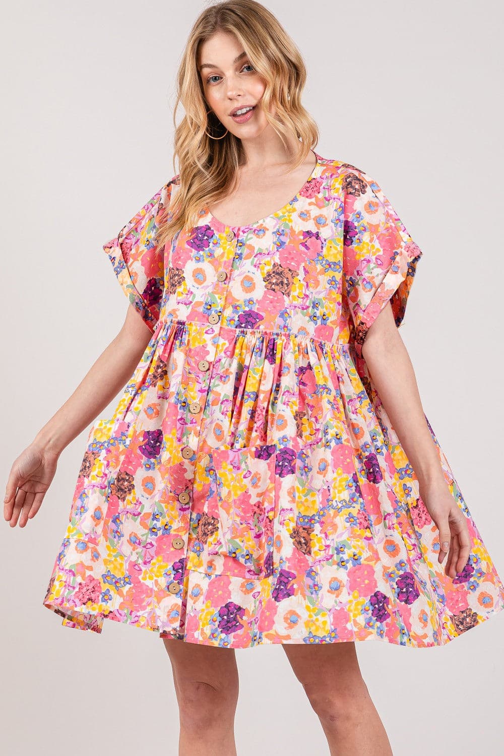 SAGE + FIG Floral Short Sleeve Babydoll Dress with Pockets.