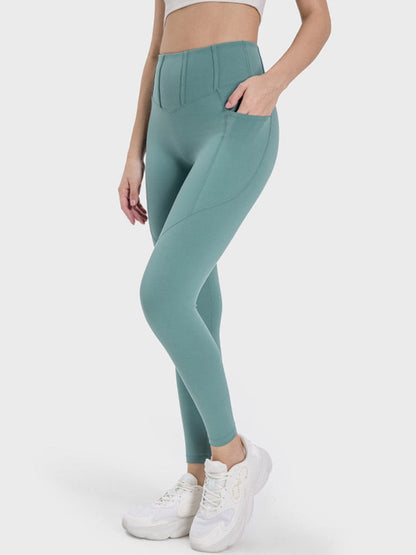 Pocketed High Waist Active Leggings.